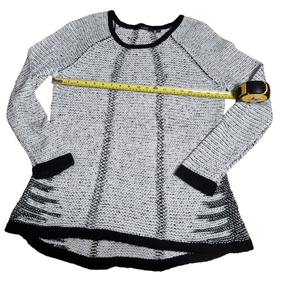 Guess A-Line Long Sweater - Picture 3 of 7